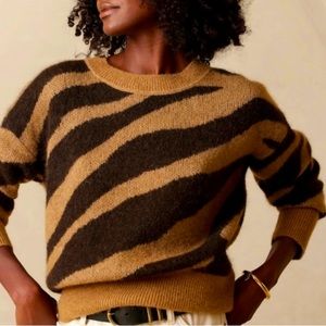 Banana Republic Fuzzy Zebra Print Sweater🤎